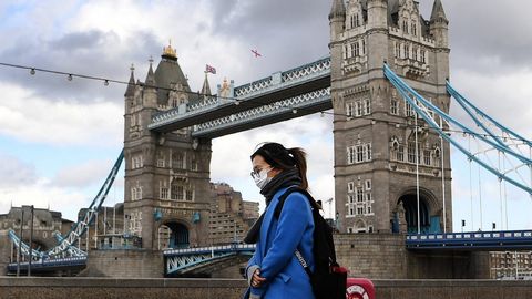 Британия ҳукумати ўзини ўзи изоляция қилган фуқароларга пул тўлаши мумкин