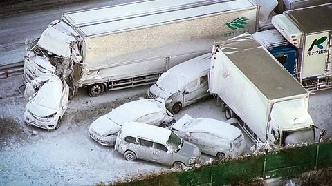 Yaponiyada qor bo‘roni sabab 140 ga yaqin mashina ishtirokida ommaviy avariya yuz berdi (video)