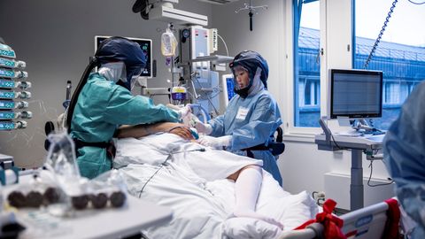 Norvegiyada koronavirusga qarshi Pfizer vaksinasi bilan emlangan ikki kishi vafot etdi