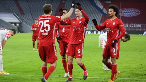 Бундеслига. «Бавария» 2 тўп фарқи билан ортда бориб, якунда йирик ҳисобда ғалаба қозонди