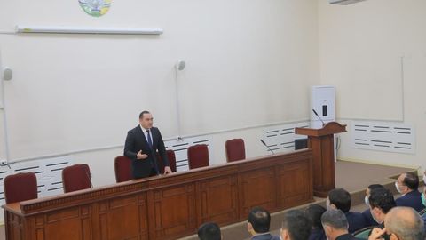“Xodimlar jismonan va ruhan charchagan” — Abduqodir Toshqulov oliy ta’lim vazirligidagi dastlabki ish kuni haqida
