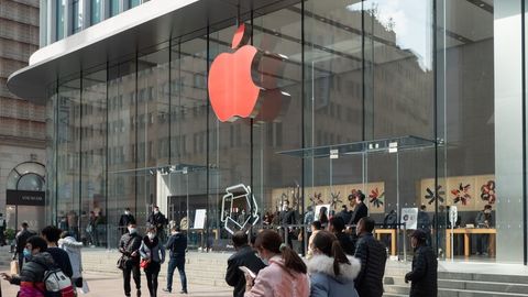 Apple kompaniyasi buklanuvchan ekranga ega iPhone’ni taqdim etishni rejalashtirmoqda