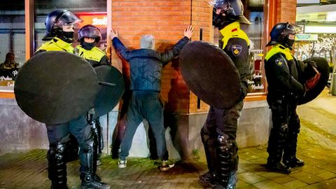 Amsterdamdagi tartibsizlik paytida portlashlar yuz berdi
