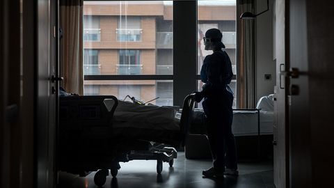 Rossiyalik mutaxassis koronavirusga chalinish xavfini 250 foizga oshiradigan omilni ma’lum qildi