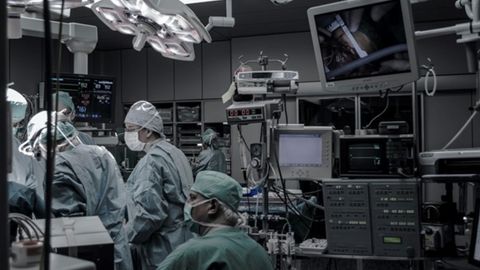 Fransiyada bemorga ikkita qo‘l va yelkani ko‘chirib o‘tkazish bo‘yicha operatsiya o‘tkazildi