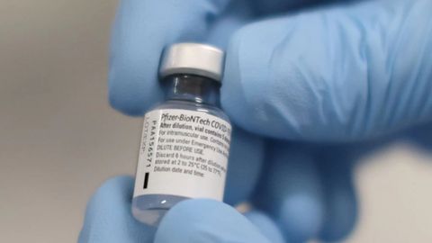 Ўзбекистонда коронавирусга қарши Pfizer-BioNTech вакцинаси билан биринчи галда шифокорлар ва кексалар эмланади