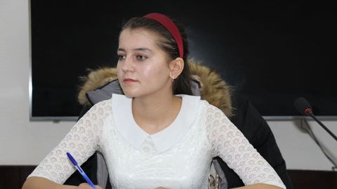 “Opa, siz menga ‘ponyatka’ bermang”. Yakkabog‘ tumanini 10 kun boshqarish huquqini qo‘lga kiritgan yosh hokim murojaatchi fuqaro bilan tortishdi