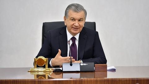 «Уларнинг айримлари маънавиятимиздан узоқлашиб кетгани сезилиб қолмоқда». Шавкат Мирзиёев раҳбарлик лавозимидаги ёшлар ҳақида