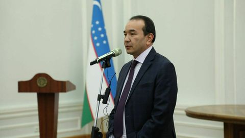 Озодбек Назарбеков боғчаларда ҳар куни мақом ва миллий куйлар қўйиш таклифи билан чиқди