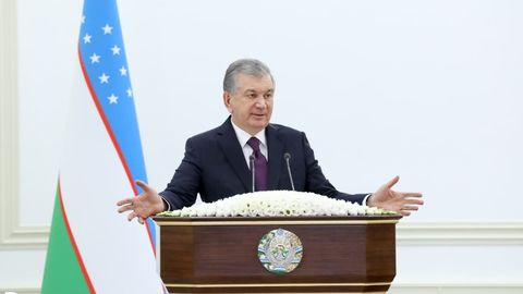 Shavkat Mirziyoyev taniqli va muvaffaqiyatga erishgan sportchilarni maktablarga biriktirish bo‘yicha topshiriq berdi