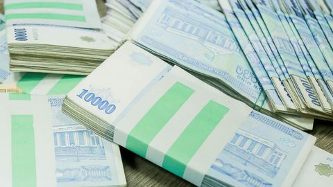 Сурхондарёда хонадонида қимор ўйнаётган ота-бола ва уларнинг шериклари қўлга олинди