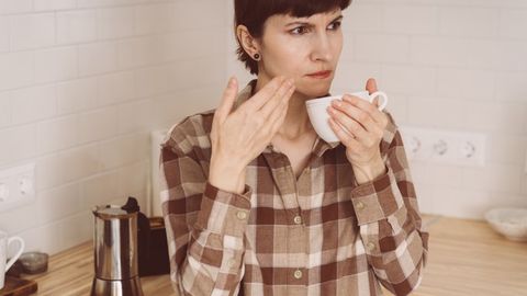 Фақат коронавирус эмас: Ҳид билишнинг йўқолиши билан намоён бўладиган 9 касаллик