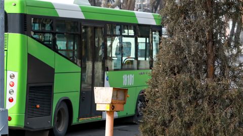 Тошкентда MAN ва Isuzu йўловчи автобуслари тўқнашди