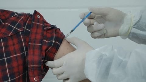 O‘zbekistonda koronavirusga qarshi birinchi navbatda vaksina oluvchilar ro‘yxati qayta ko‘rib chiqiladi