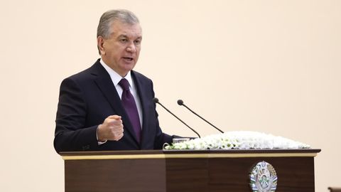 «Энг ачинарлиси, аёлларни хўрлаш ва омма олдида сазойи қилиш оддий ҳолатга айланиб бормоқда» – Шавкат Мирзиёев