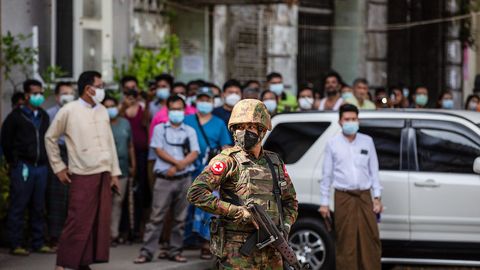 Myanmaning harbiylar tomonidan hibsga olingan prezidenti noma’lum joyga ko‘chirildi