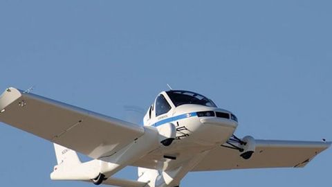 АҚШда самолётга айлана оладиган автомобиль тақдимоти бўлиб ўтди