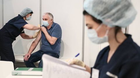 Dunyo bo‘yicha koronavirusga qarshi emlanganlar soni kasallanganlar sonidan oshib ketdi