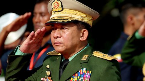 Myanmada harbiylar hokimiyatni egallab oldi va bir yilga favqulodda holat e’lon qildi