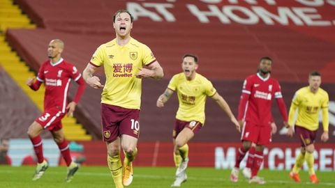 APL. “Liverpul” yana o‘z uyida yutqazib qo‘ydi, “Manchester Siti” va “Vest Hem”dan navbatdagi g‘alaba