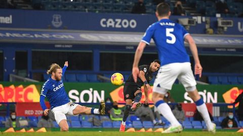 APL. “Manchester Siti” 4 ta gol urilgan o‘yinda “Everton”dan ustun keldi