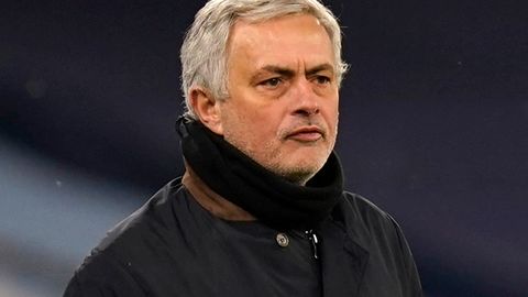 London uzra qora bulutlar: Joze Mourinyo murabbiylik faoliyatida navbatdagi antirekordni qayd etdi