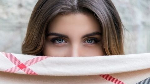 Uy sharoitida qosh va kipriklarni qalinlashtiruvchi oddiy usullar