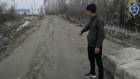 Наманганда ўзидан бир ёш катта йигитни уриб, телефонини олиб қўйган мактаб ўқувчиларига нисбатан жиноят иши қўзғатилди
