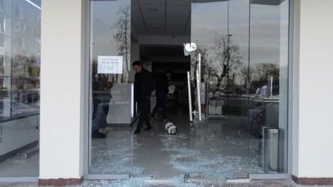 Юнусободдаги кредит дўконида ўғрилик қилиб, 58,5 млн сўм зарар етказган 4 киши ушланди