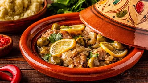Tajin — tovuqdan tayyorlanadigan Marokash milliy taomi retsepti