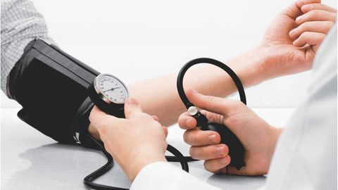 Qon bosimi nima? U haqda bilish kerak bo‘lgan asosiy faktlar