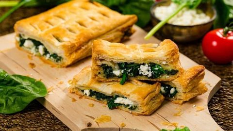 Ismaloq, pishloq va tvorogdan mazali pirog tayyorlaymiz