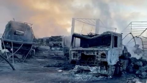 Afg‘oniston—Eron chegarasida yuz bergan portlash oqibatida 500 ta mashina yonib ketdi (video)