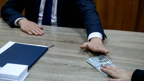 O‘zbekistonda korrupsion jinoyatlar asosan kim tomonidan sodir etilishi ma’lum qilindi