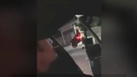 «Илоҳим, фарзандинг ‘ГАИ’ бўлсин, менга ўхшаб кўчада турсин». Сирдарёда ҳайдовчи билан мулоқотда Вазирлар Маҳкамаси низомини бузган ЙПХ ходими жазоланди