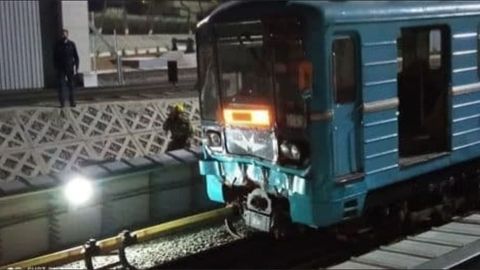 Toshkent metrosining “Chilonzor” yo‘lidan “Sergeli” yo‘liga o‘tish joyida poyezdlar to‘qnashdi