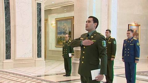 Gurbanguli Berdimuhamedov o‘g‘li Serdar Berdimuhamedovni faxriy unvon bilan taqdirladi