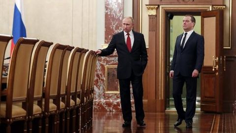 Putin Medvedevni o‘zining ilm-fan va ta’lim bo‘yicha o‘rinbosari lavozimiga tayinladi