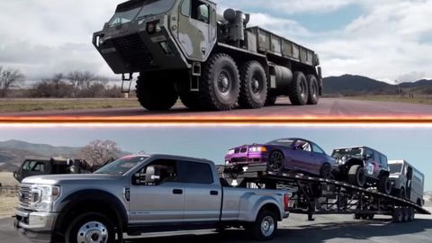 АҚШда саккиз ғилдиракли юк машинаси ва тиркамасига учта автомобиль ортилган пикап ўртасида пойга ўтказилди (видео)