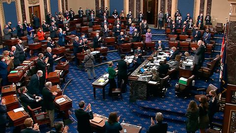 АҚШ Сенати Жо Байденнинг иқтисодиётни қутқариш бўйича 1,9 трлн долларлик режасини маъқуллади