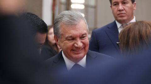 “Kino zo‘r chiqdi”. Shavkat Mirziyoyev aktrisa Yulduz Rajabovani ijodni susaytirmaslikka chaqirdi