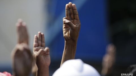 Pandemiya davrida butun dunyoda demokratiya va erkinlik darajasi pasaygani ma’lum qilindi