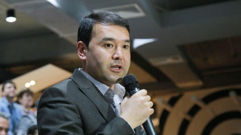 “Bu sotqinlik, ‘kozyol’lik-ku, deb men ham aytaman”. Rasul Kusherbayev qoidabuzarlik suratga olinib, jo‘natilishi haqida