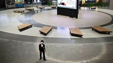 Tokio aeroportida COVID-19 tufayli karantinga olingan ayol vafot etdi