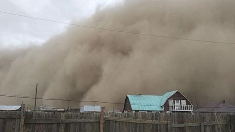 Қум бўрони Мўғулистонгача етиб борди: 6 киши ҳалок бўлди, 80 нафардан ортиқ одам бедарак йўқолди