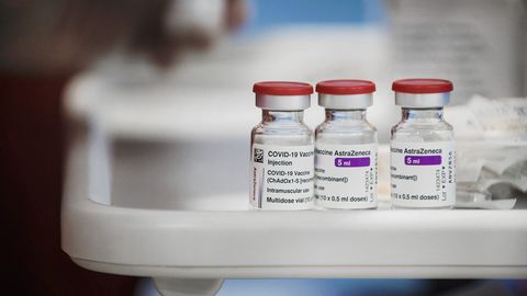 JSST AstraZeneca bilan emlashda davom etishni tavsiya qildi. Vaksinadan foydalanish Yevropa Ittifoqining yirik davlatlarida to‘xtatilgan