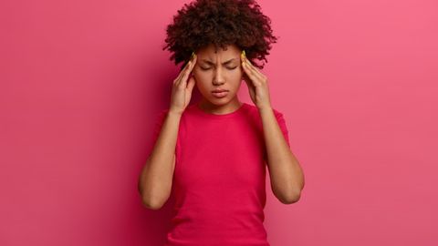 Parkinson kasalligi rivojlanayotganidan darak beruvchi 7 simptom