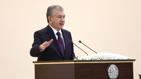 «Авваллари бирор оила ажрашса, дув-дув гап бўларди, бутун маҳалла оёққа турарди» – Шавкат Мирзиёев оилавий ажримлар ҳақида