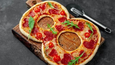 8 март дастурхони учун байрамона пицца тайёрлаймиз