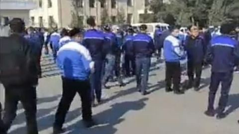 “Bir oylik ish haqim 20 ming so‘m chiqibdi, ba’zilarga 450 so‘m to‘langan”. UzAuto Motors xodimlari ish tashlash e’lon qildi